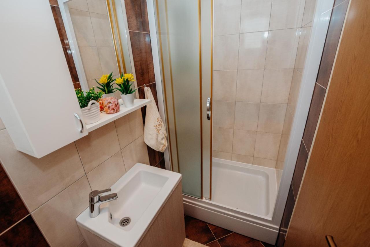 Apartman Neli Vir Exterior photo