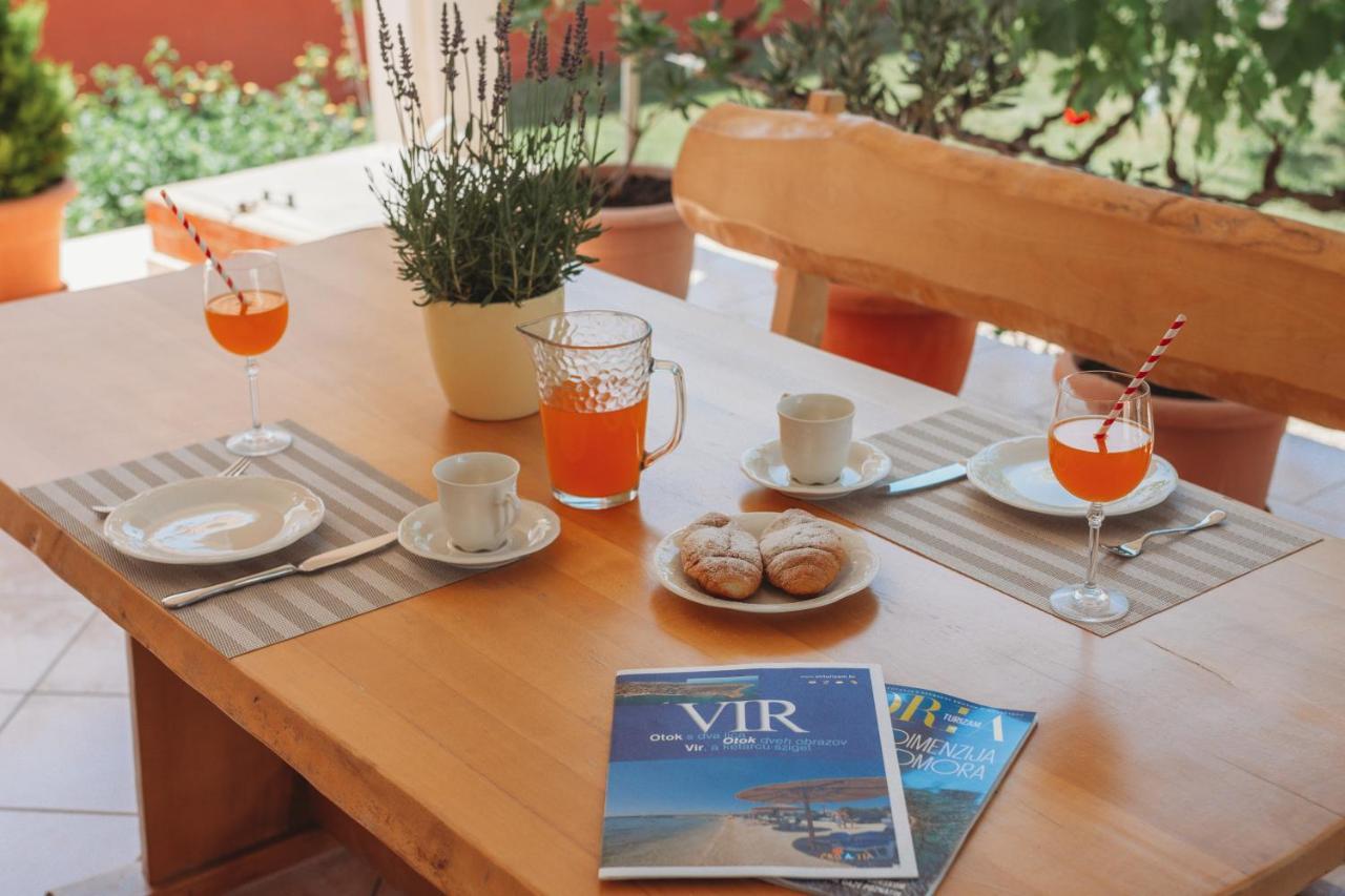 Apartman Neli Vir Exterior photo