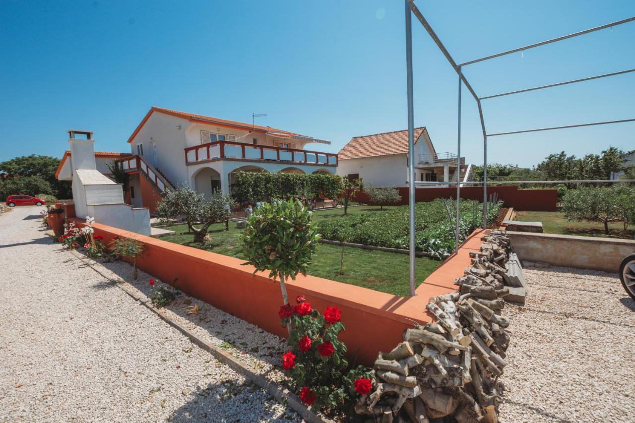 Apartman Neli Vir Exterior photo