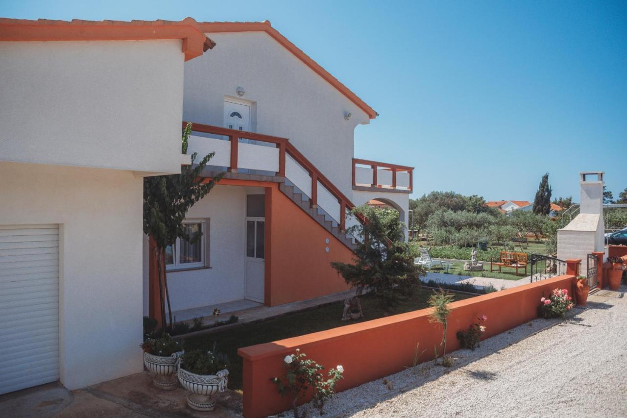 Apartman Neli Vir Exterior photo